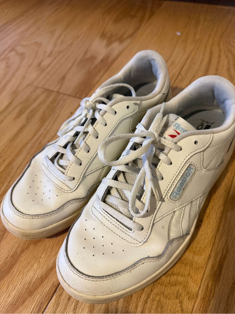 Reebok White Low-Top Leather Athletic Sneakers